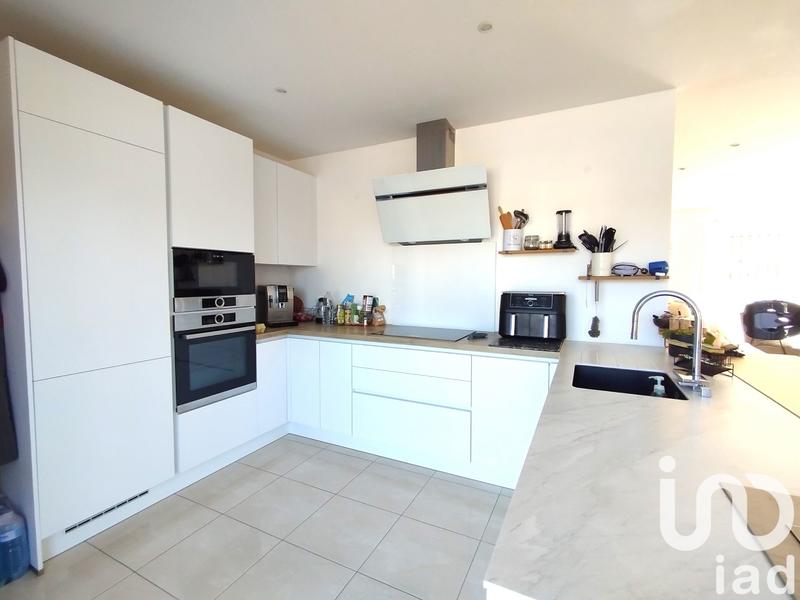 Maison - 213 m² - 9 pièces