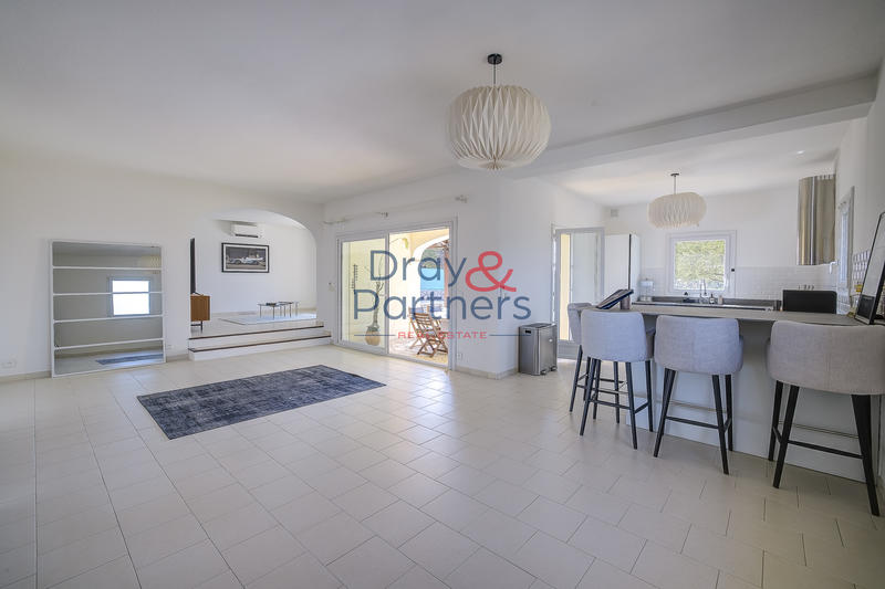 Villa - 220 m² - 6 pièces