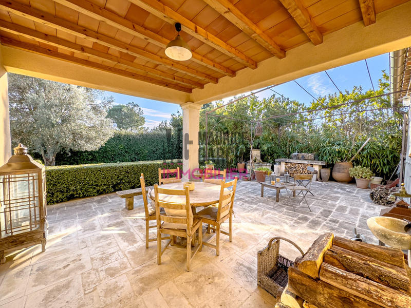 Maison traditionnelle - 180 m² - 8 pièces