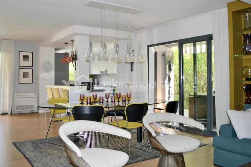 Villa - 185 m² - 6 pièces