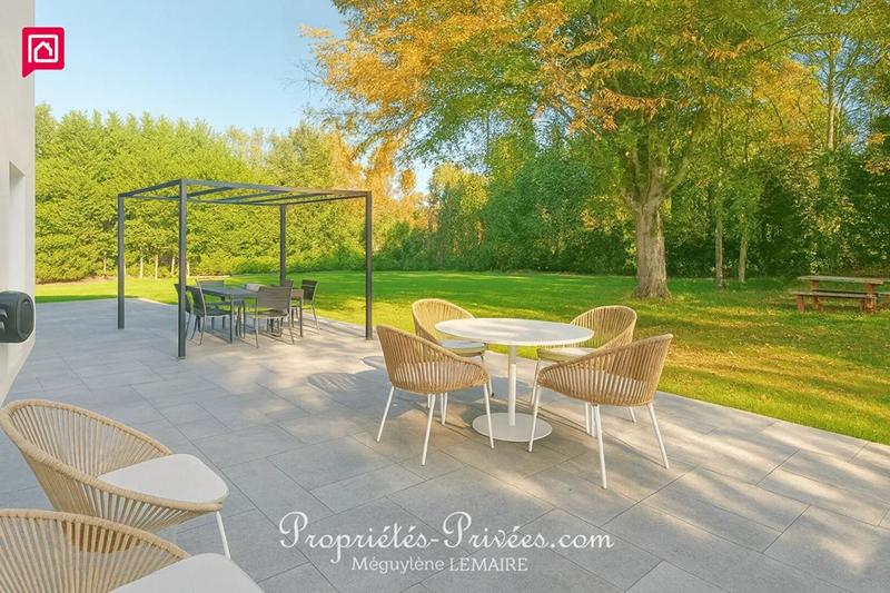 Maison - 421 m² - 10 pièces