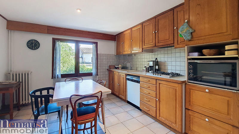 Villa - 239 m² - 9 pièces