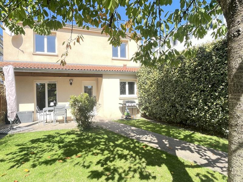 Maison contemporaine - 101 m² - 4 pièces