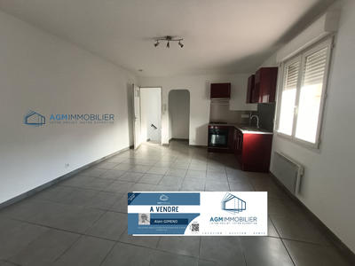 Maison - 217 m² - 8 pièces