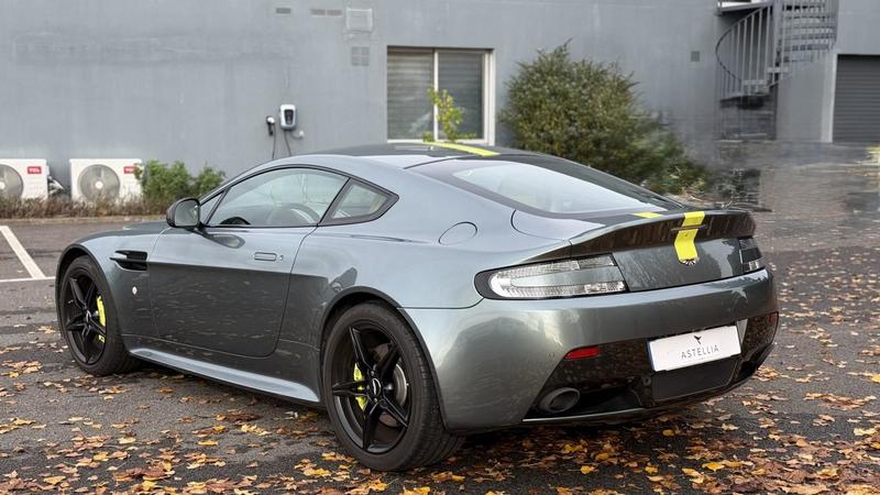 Aston Martin V8 Vantage Amr