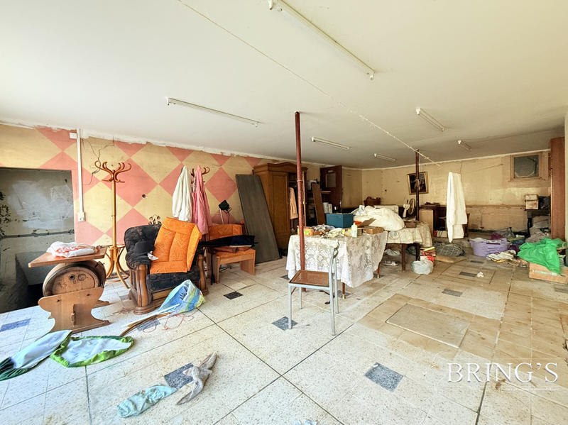 Maison - 300 m² - 6 pièces