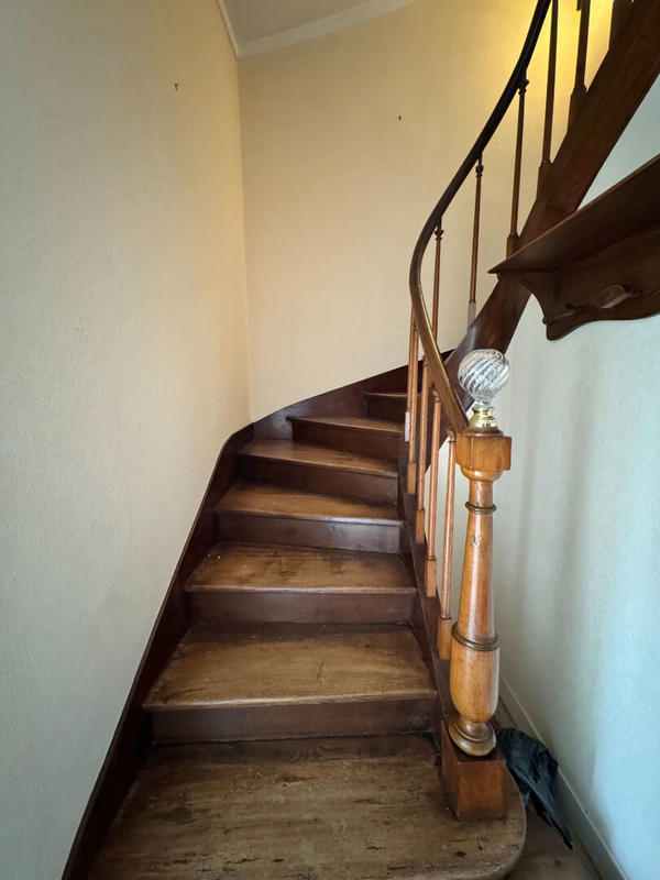 Maison - 220 m² - 10 pièces