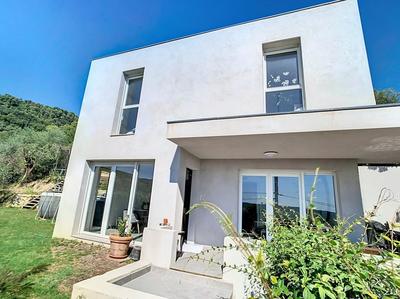 Maison - 89 m² - 4 pièces