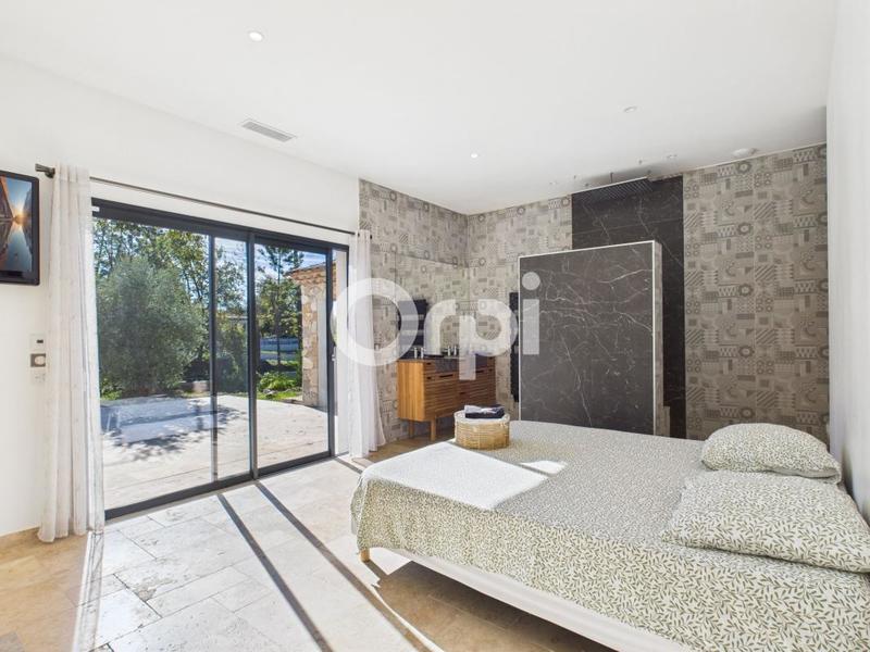 Maison - 180 m² - 5 pièces