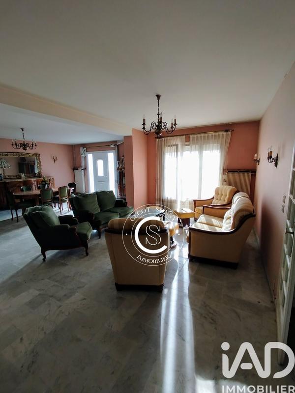 Maison - 230 m² - 6 pièces