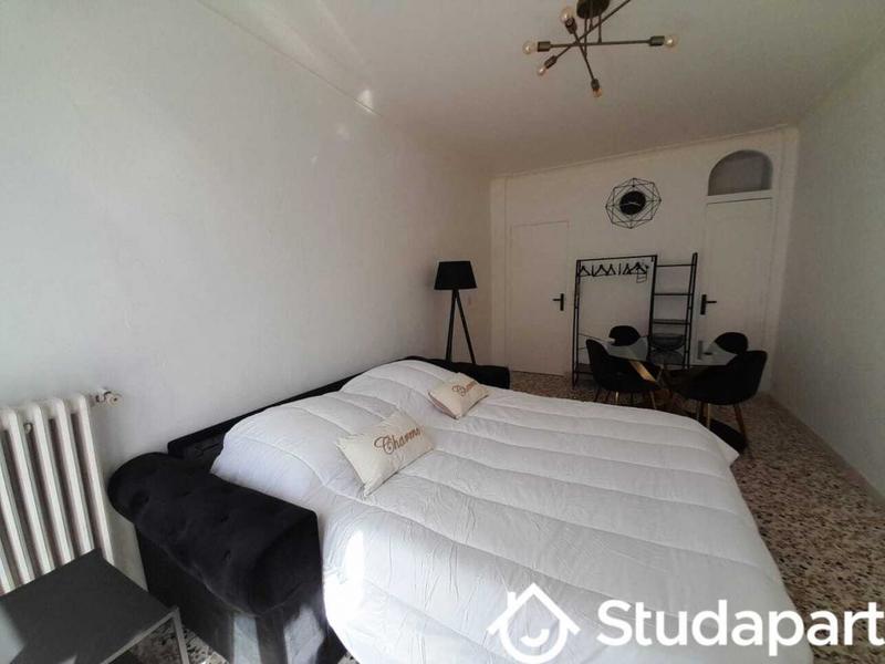 Chambre - 13 m² - 1 pièce