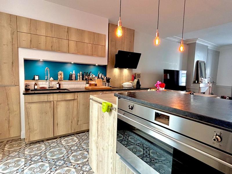 Maison - 167 m² - 6 pièces