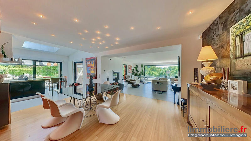 Maison contemporaine - 270 m² - 5 pièces