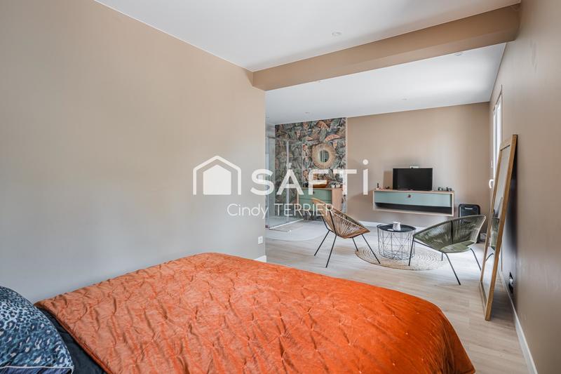 Maison - 277 m² - 7 pièces