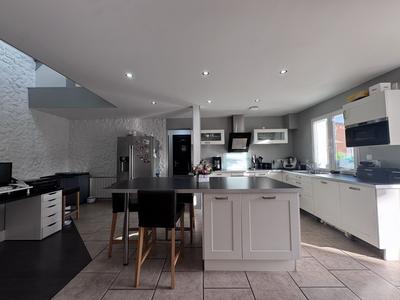 Maison - 110 m² - 6 pièces