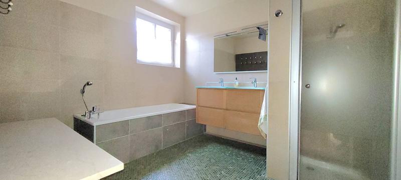 Maison - 160 m² - 8 pièces