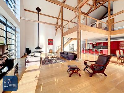 Maison contemporaine - 607 m² - 9 pièces