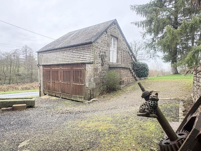 Maison - 245 m² - 40 pièces