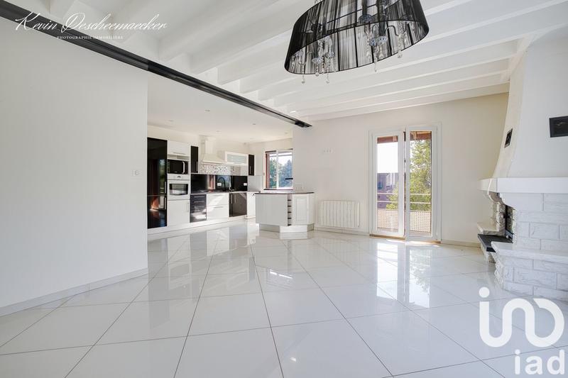 Maison - 208 m² - 8 pièces