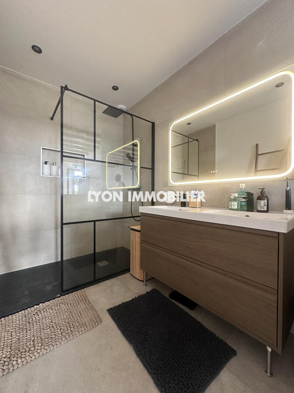 Maison - 208 m² - 5 pièces