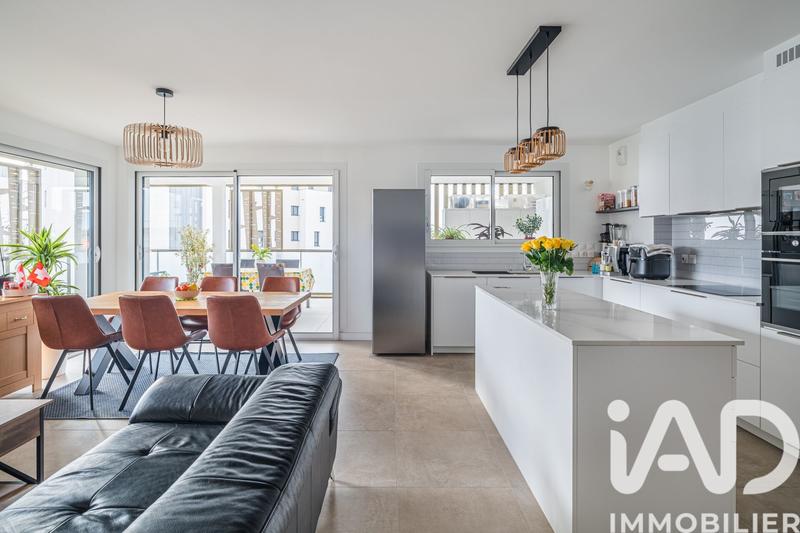 Appartement - 93 m² - 4 pièces