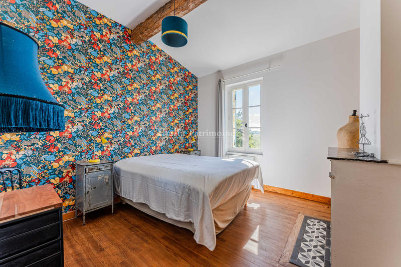 Maison - 318 m² - 9 pièces