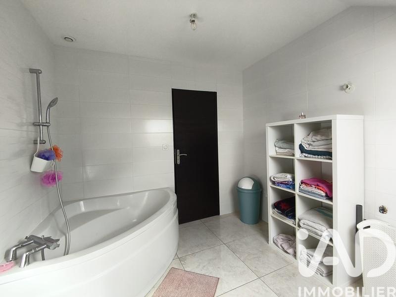 Maison - 195 m² - 7 pièces