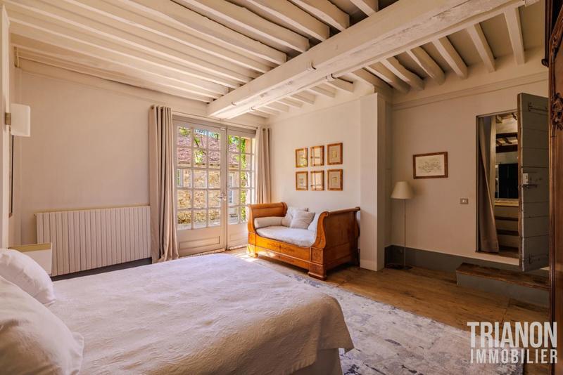 Propriété - 340 m² - 7 pièces