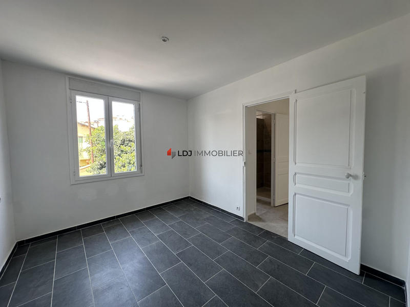 Immeuble - 147 m² - 6 pièces