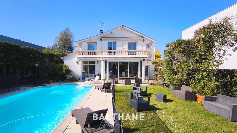 Maison - 180 m² - 6 pièces