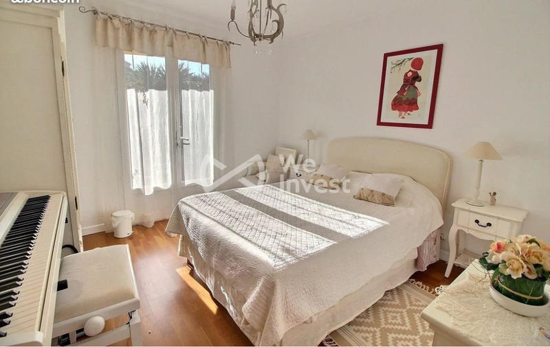 Maison traditionnelle - 198 m² - 7 pièces