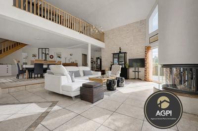 Maison contemporaine - 221 m² - 8 pièces