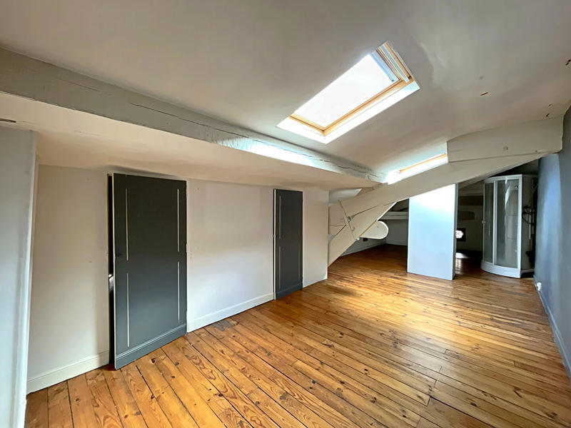 Immeuble - 717 m² - 18 pièces
