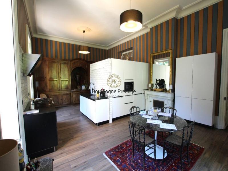 Demeure - 578 m² - 16 pièces