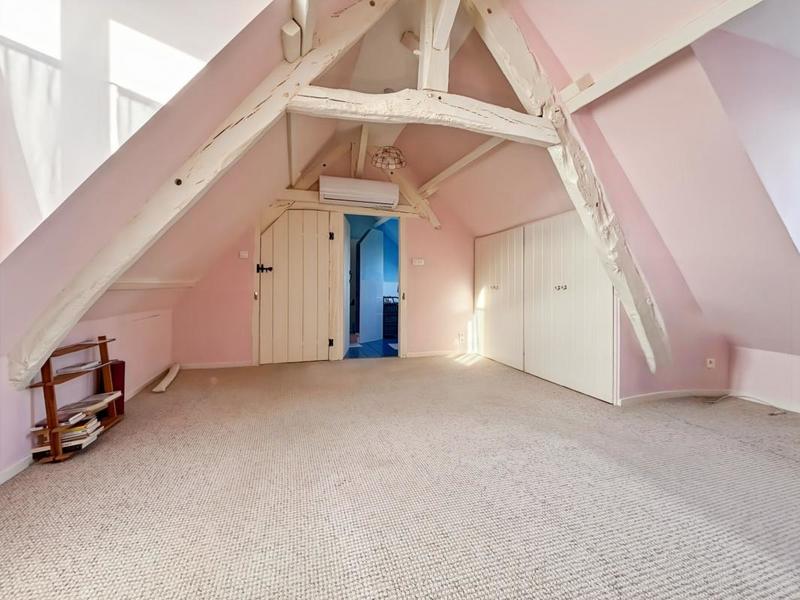 Maison - 262 m² - 6 pièces