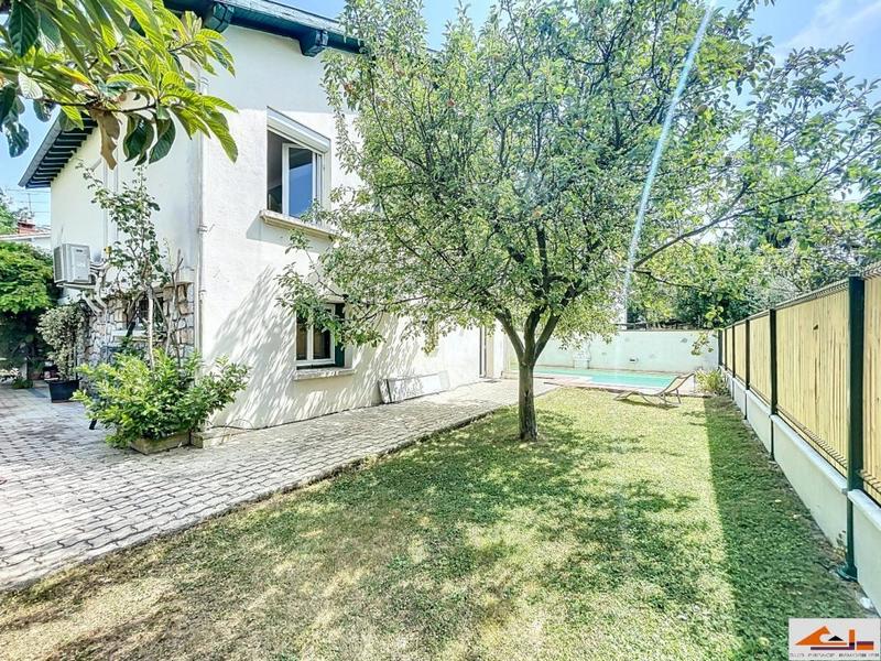 Maison - 168 m² - 7 pièces