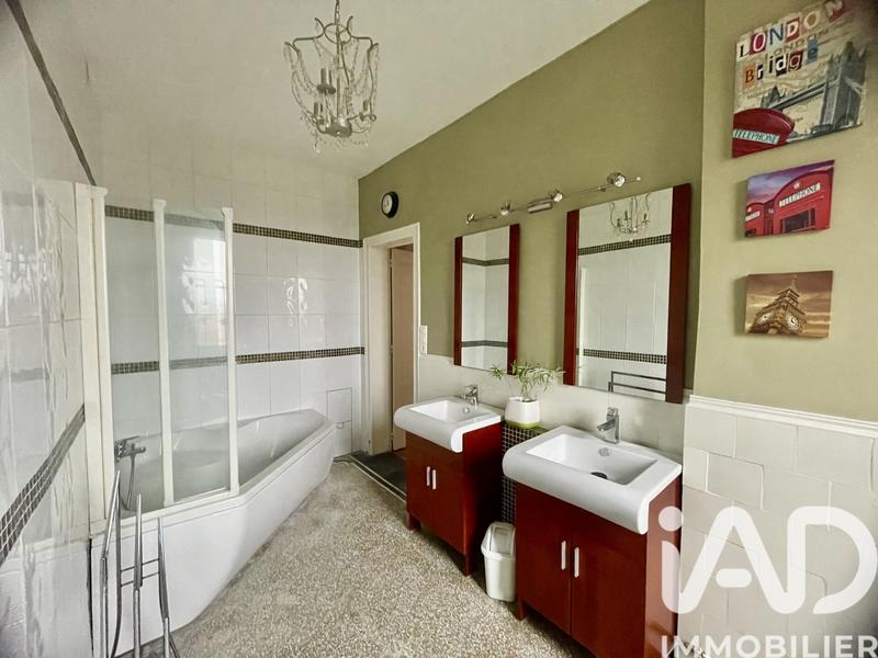 Maison - 356 m² - 8 pièces