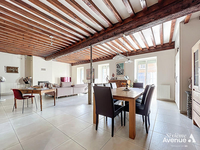 Appartement - 160 m² - 6 pièces