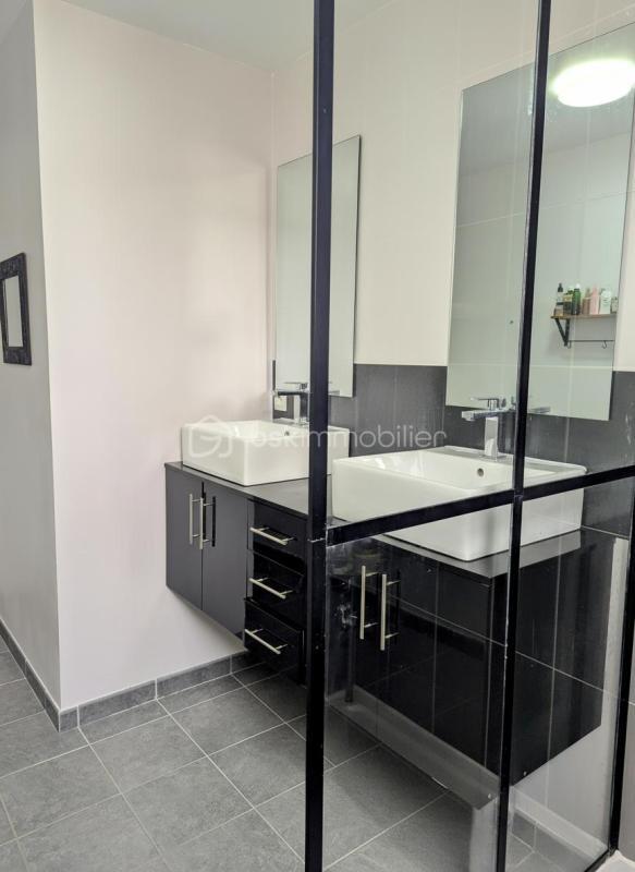 Maison traditionnelle - 109 m² - 6 pièces