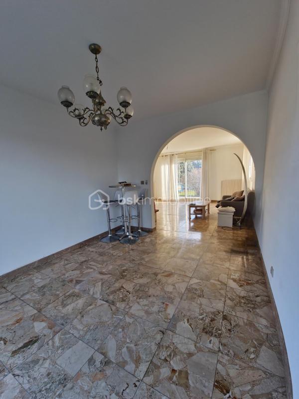 Maison - 165 m² - 8 pièces