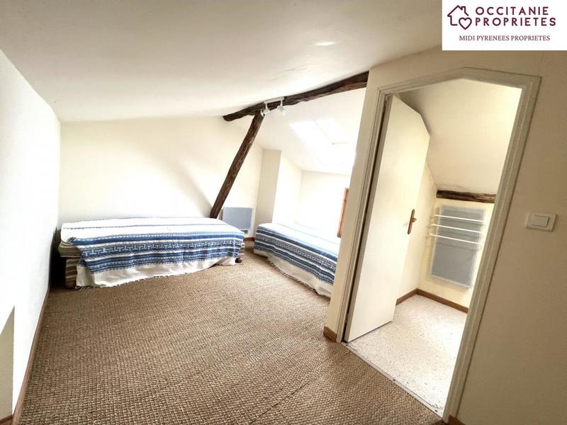 Propriété - 290 m² - 9 pièces