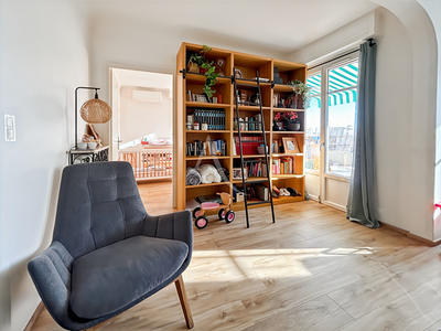 Appartement - 81 m² - 3 pièces