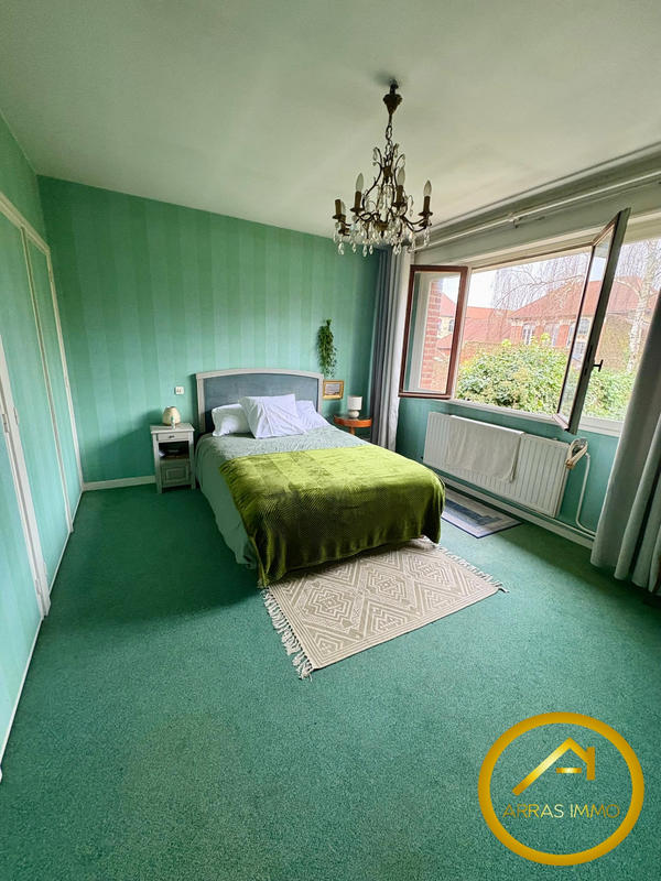 Maison - 298 m² - 9 pièces