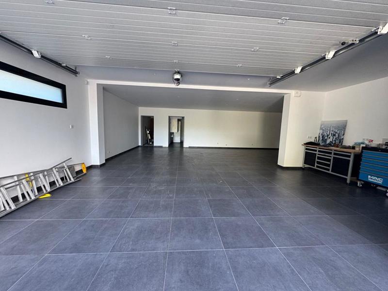 Maison - 202 m² - 8 pièces