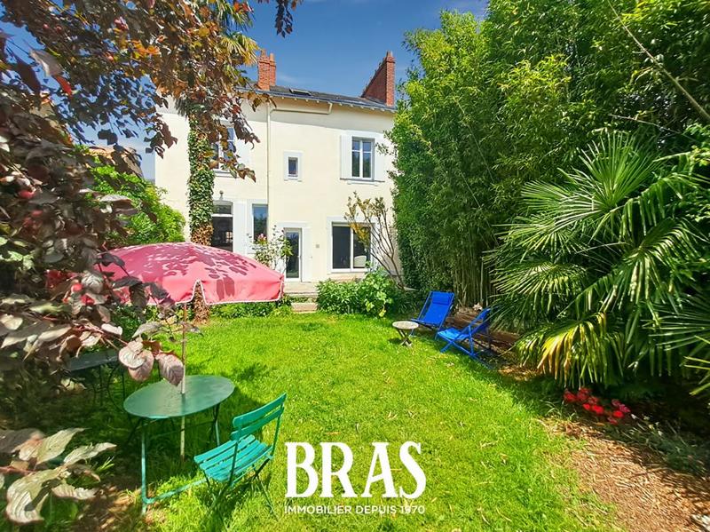 Maison - 200 m² - 6 pièces