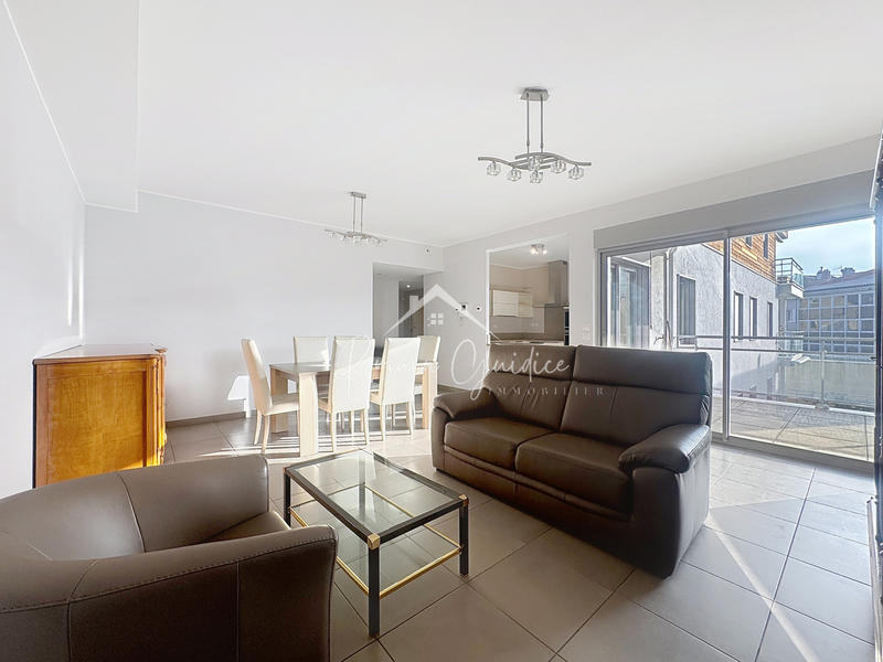 Appartement - 82 m² - 3 pièces