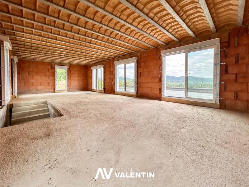 Maison - 200 m² - 5 pièces