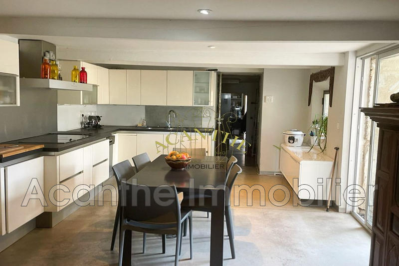 Maison - 300 m² - 6 pièces