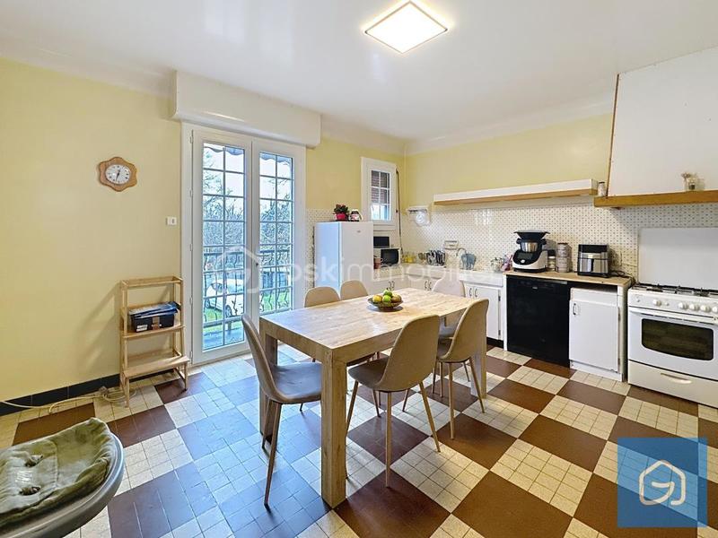 Maison - 173 m² - 9 pièces