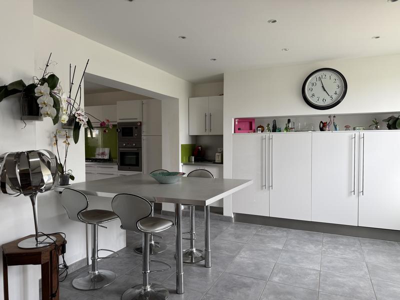 Maison - 185 m² - 7 pièces